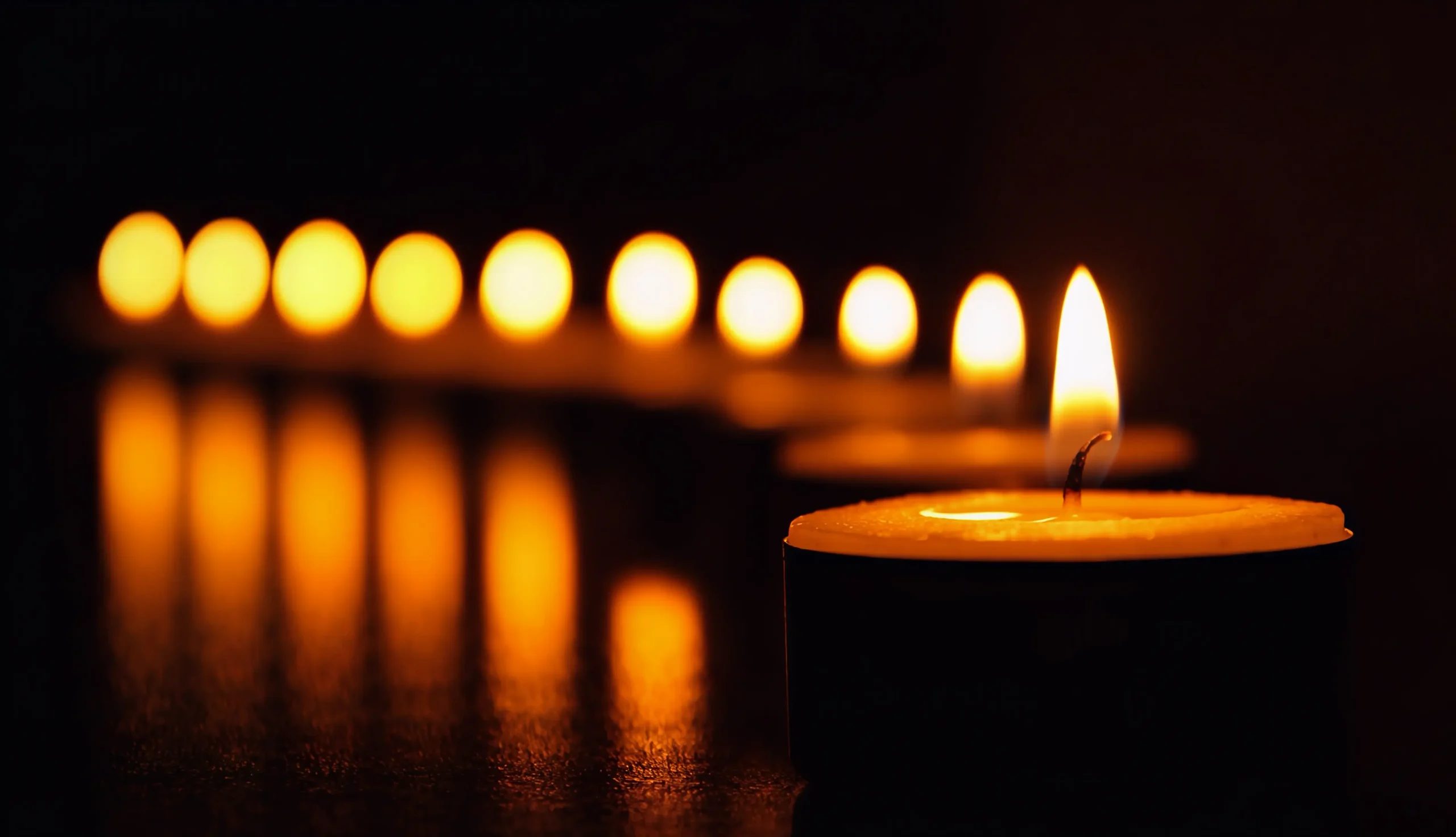 Dez velas que representam os 10 Gurus